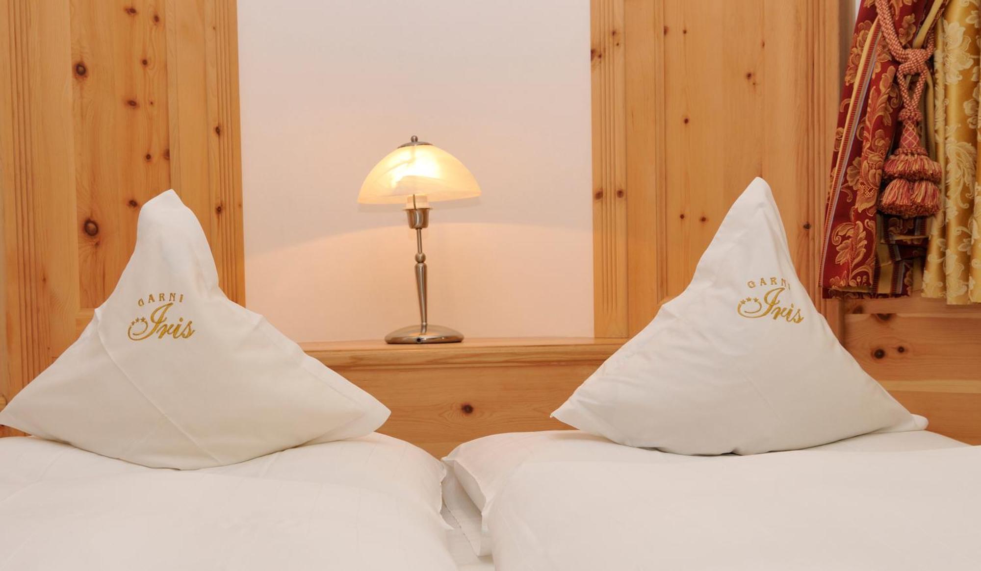 Garni Hotel Iris سيلفا دي فال جاردينا المظهر الخارجي الصورة