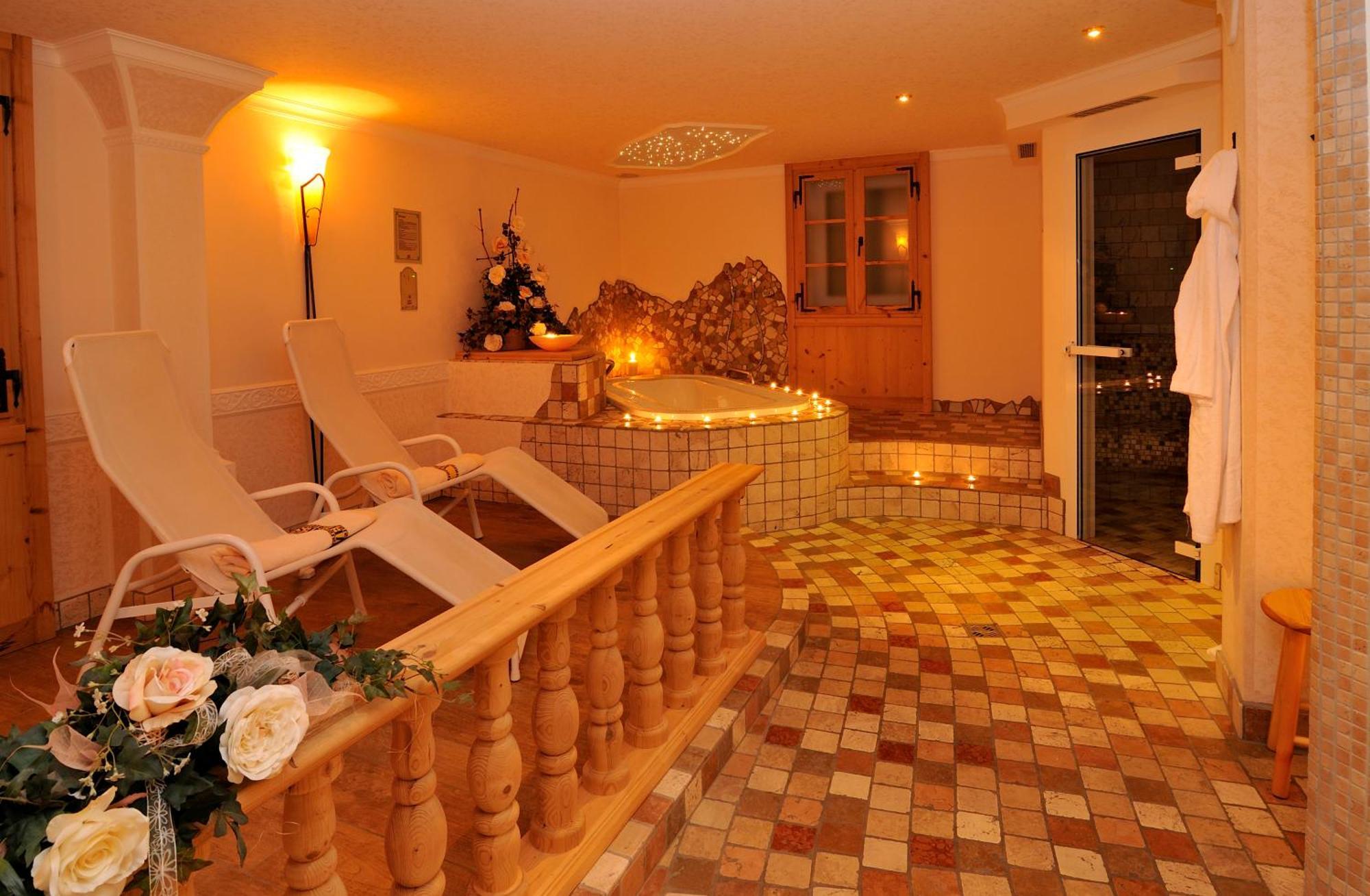 Garni Hotel Iris سيلفا دي فال جاردينا المظهر الخارجي الصورة